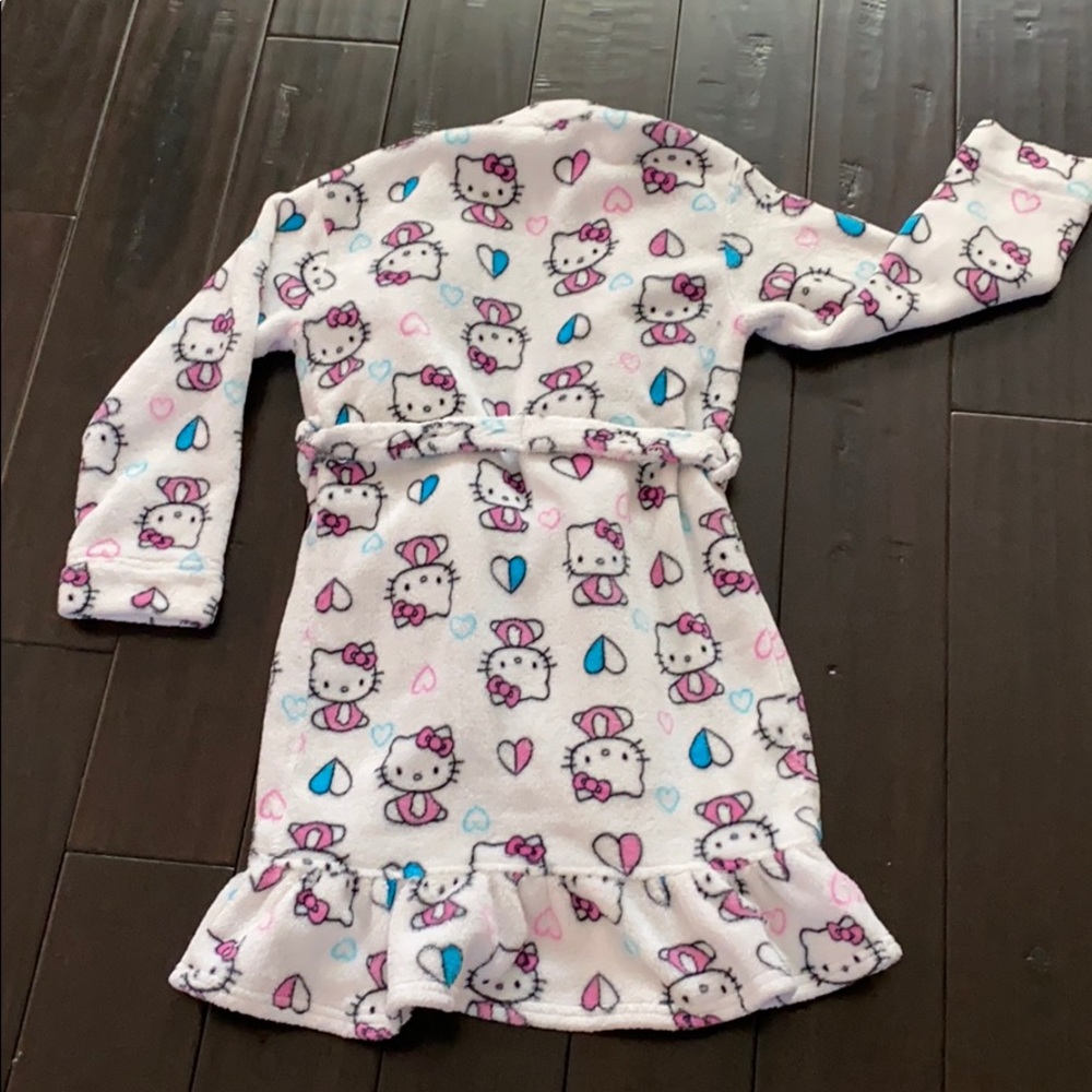Hello Kitty Robe - Picture 9 of 11